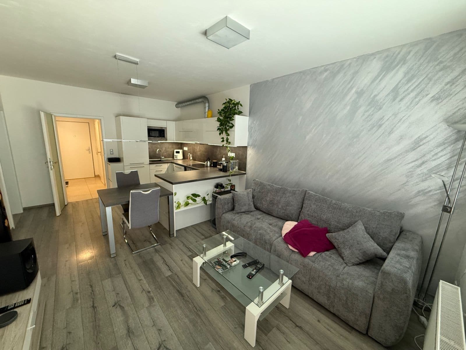 Pronájem bytu 2+kk 46 m², Višňová, Moravany, Jihomoravský kraj Pronájem bytu 2+kk 46 m², Višňová, Moravany, Jihomoravský kraj