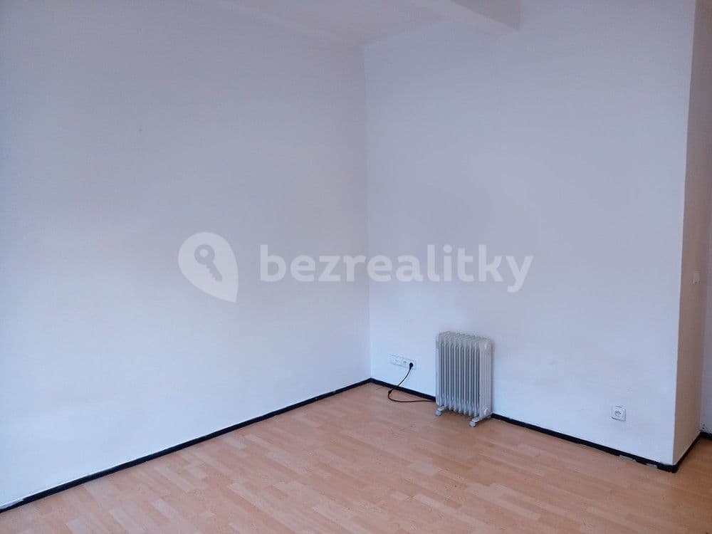 Pronájem bytu 31 m², Bulharská, Praha, Praha