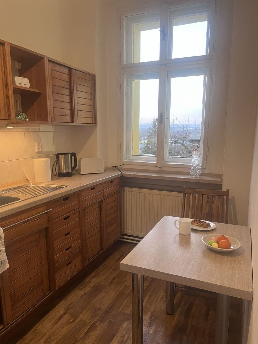 Pronájem bytu 1+1 38 m², Komenského, Karlovy Vary, Karlovarský kraj Pronájem bytu 1+1 38 m², Komenského, Karlovy Vary, Karlovarský kraj