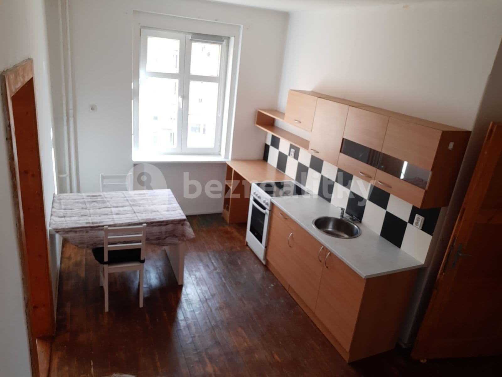 Pronájem bytu 1+1 45 m², U Vlastního krbu, Teplice, Ústecký kraj Pronájem bytu 1+1 45 m², U Vlastního krbu, Teplice, Ústecký kraj