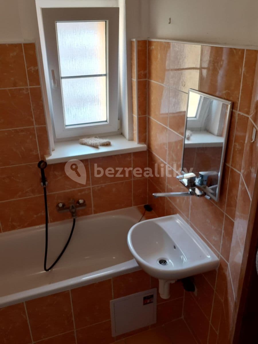 Pronájem bytu 1+1 45 m², U Vlastního krbu, Teplice, Ústecký kraj Pronájem bytu 1+1 45 m², U Vlastního krbu, Teplice, Ústecký kraj
