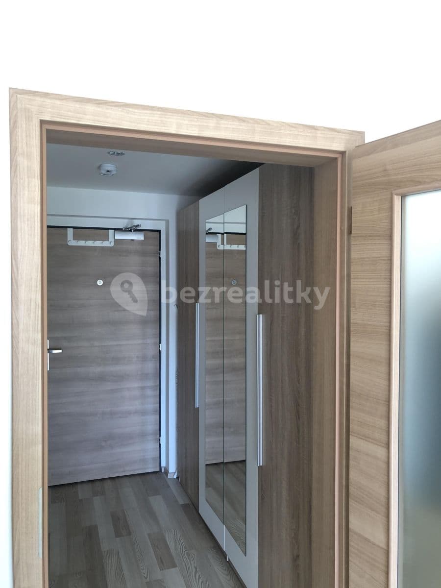 Pronájem bytu 1+kk 40 m², Modrého, Praha, Praha Pronájem bytu 1+kk 40 m², Modrého, Praha, Praha