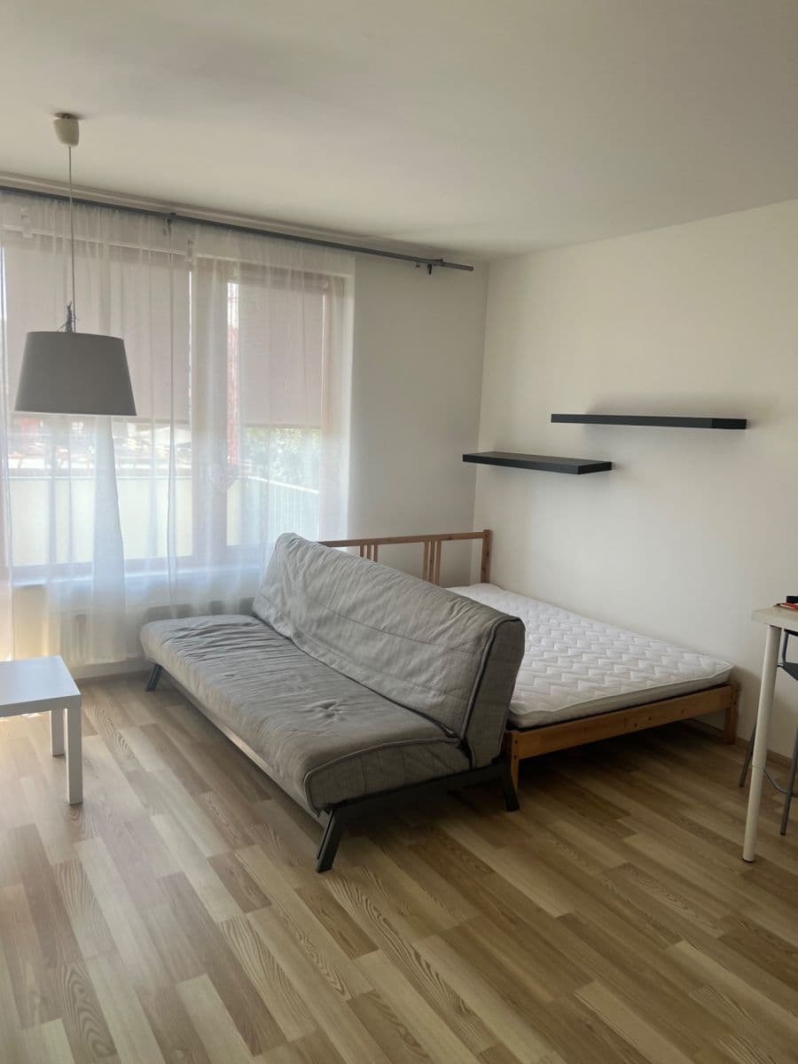 Pronájem bytu 1+kk 40 m², Modrého, Praha, Praha Pronájem bytu 1+kk 40 m², Modrého, Praha, Praha