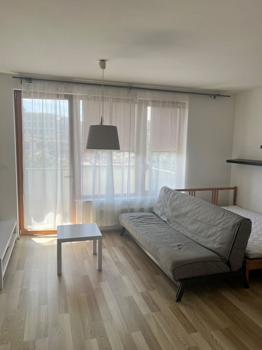 Pronájem bytu 1+kk 40 m², Modrého, Praha, Praha Pronájem bytu 1+kk 40 m², Modrého, Praha, Praha
