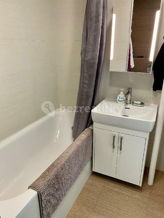 Pronájem bytu 1+1 35 m², V Úžlabině, Praha, Praha Pronájem bytu 1+1 35 m², V Úžlabině, Praha, Praha