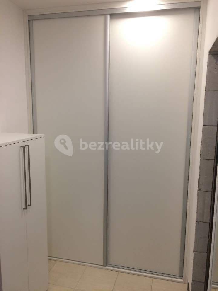 Pronájem bytu 1+1 35 m², V Úžlabině, Praha, Praha Pronájem bytu 1+1 35 m², V Úžlabině, Praha, Praha