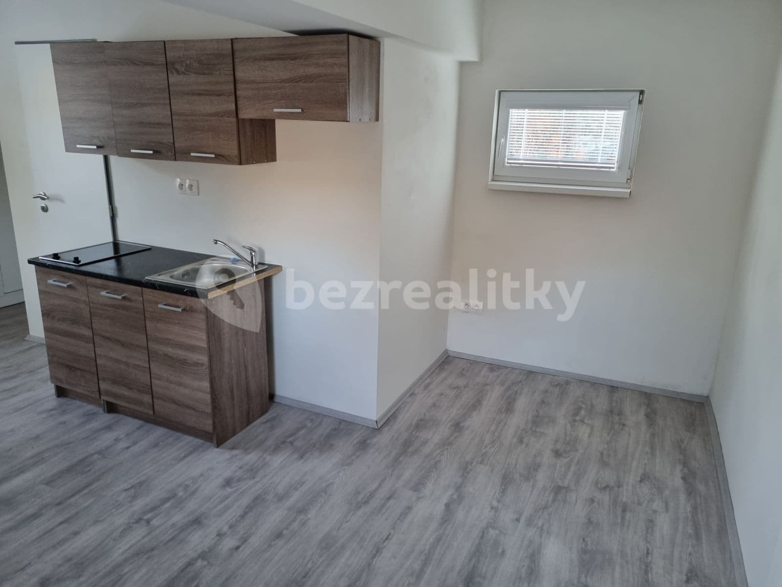 Pronájem bytu 1+kk 31 m², Brandýská, Praha, Praha Pronájem bytu 1+kk 31 m², Brandýská, Praha, Praha