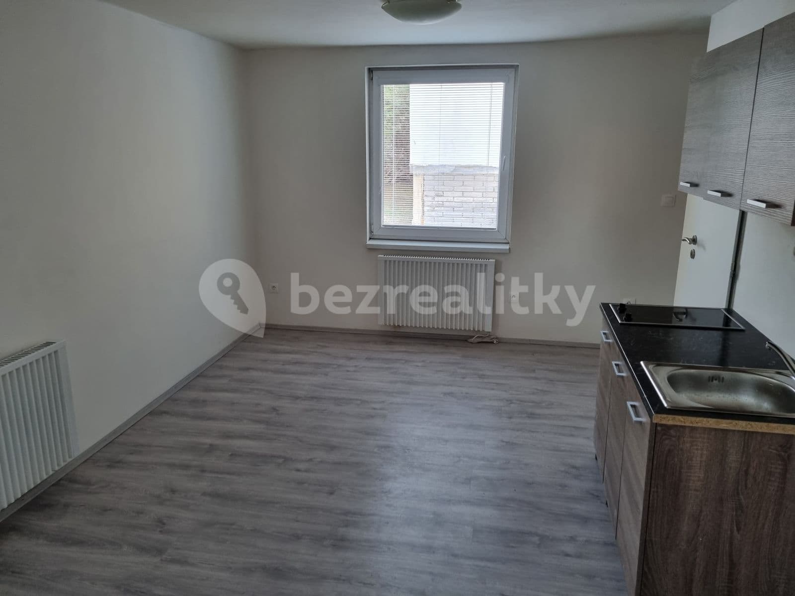 Pronájem bytu 1+kk 31 m², Brandýská, Praha, Praha Pronájem bytu 1+kk 31 m², Brandýská, Praha, Praha