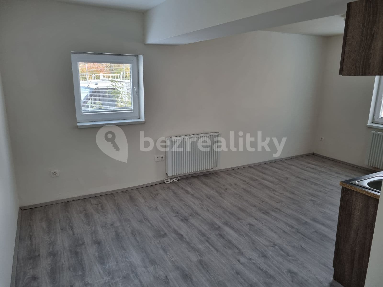 Pronájem bytu 1+kk 31 m², Brandýská, Praha, Praha Pronájem bytu 1+kk 31 m², Brandýská, Praha, Praha