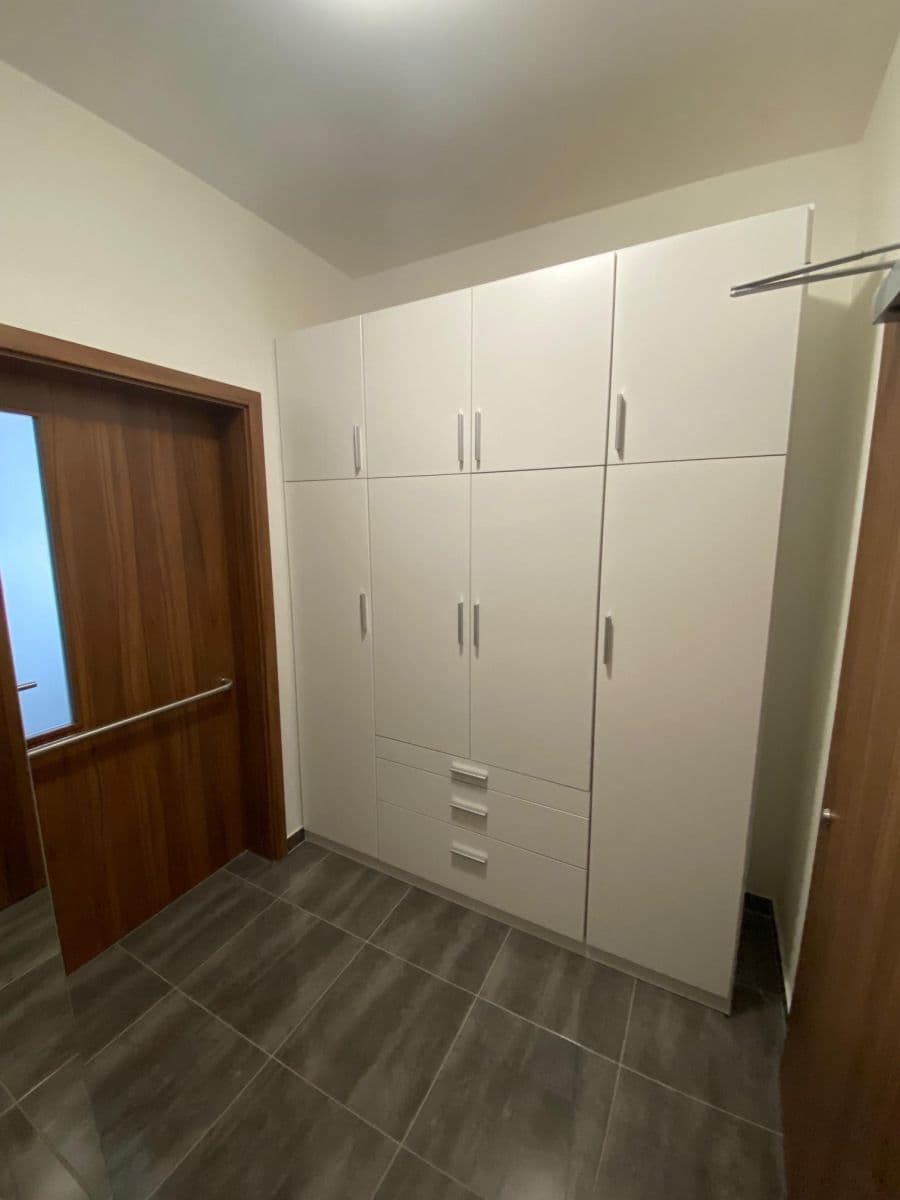 Pronájem bytu 1+kk 33 m², Na Panský, Dolní Břežany, Středočeský kraj Pronájem bytu 1+kk 33 m², Na Panský, Dolní Břežany, Středočeský kraj