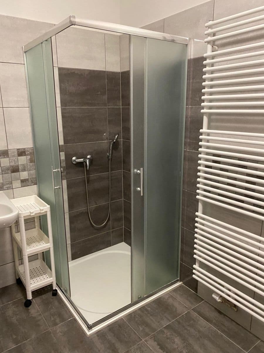 Pronájem bytu 1+kk 33 m², Na Panský, Dolní Břežany, Středočeský kraj Pronájem bytu 1+kk 33 m², Na Panský, Dolní Břežany, Středočeský kraj