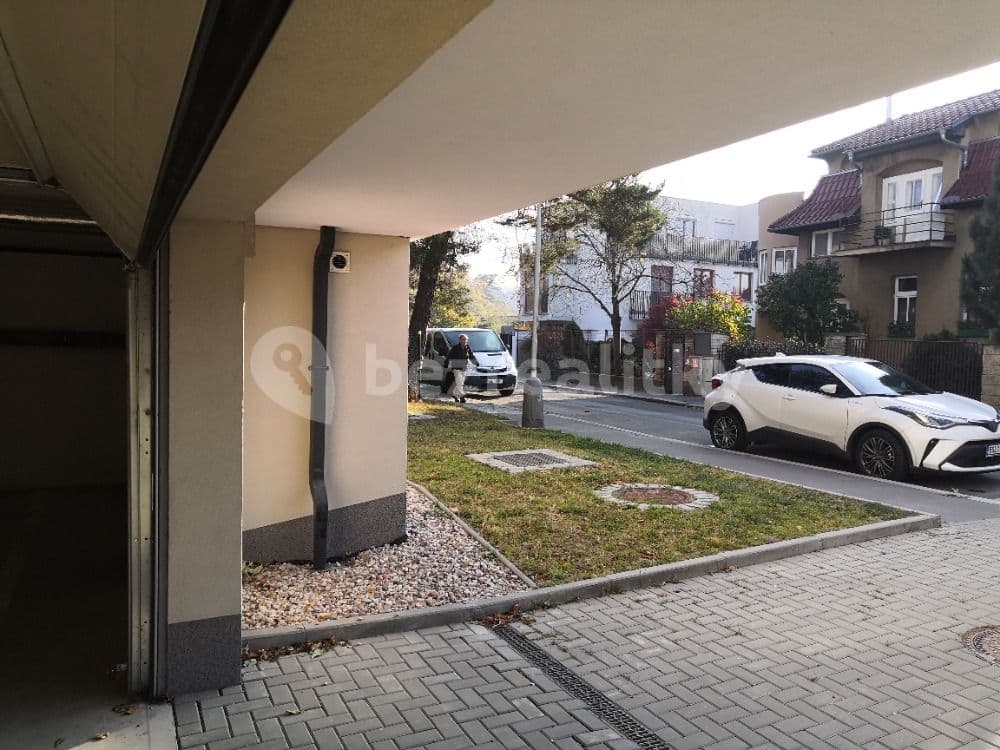Pronájem garáže 15 m², Mrštíkova, Praha, Praha Pronájem garáže 15 m², Mrštíkova, Praha, Praha