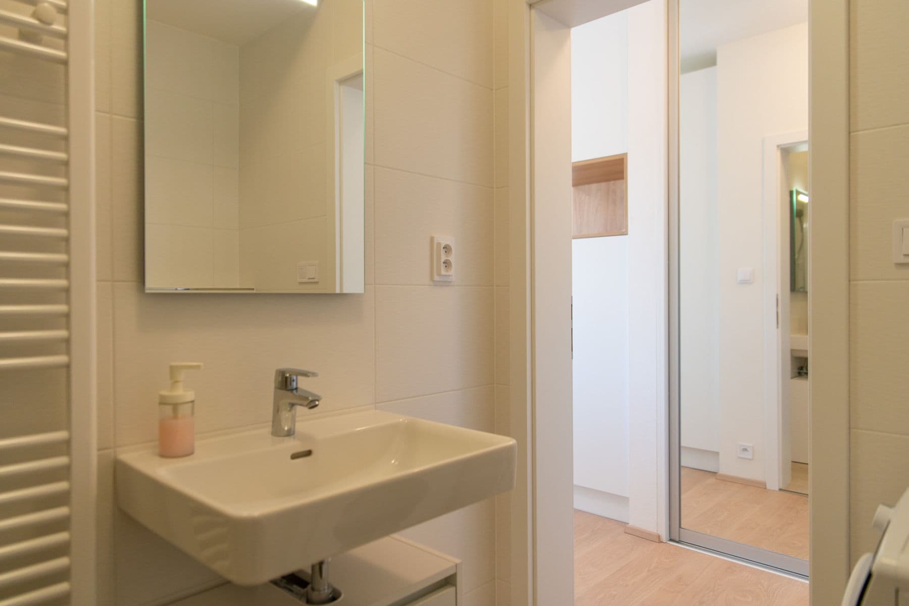 Pronájem bytu 1+kk 30 m², Zálešná II, Zlín, Zlínský kraj Pronájem bytu 1+kk 30 m², Zálešná II, Zlín, Zlínský kraj