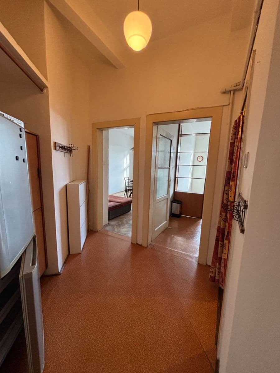 Pronájem bytu 1+1 40 m², Pod Lázní, Praha, Praha Pronájem bytu 1+1 40 m², Pod Lázní, Praha, Praha