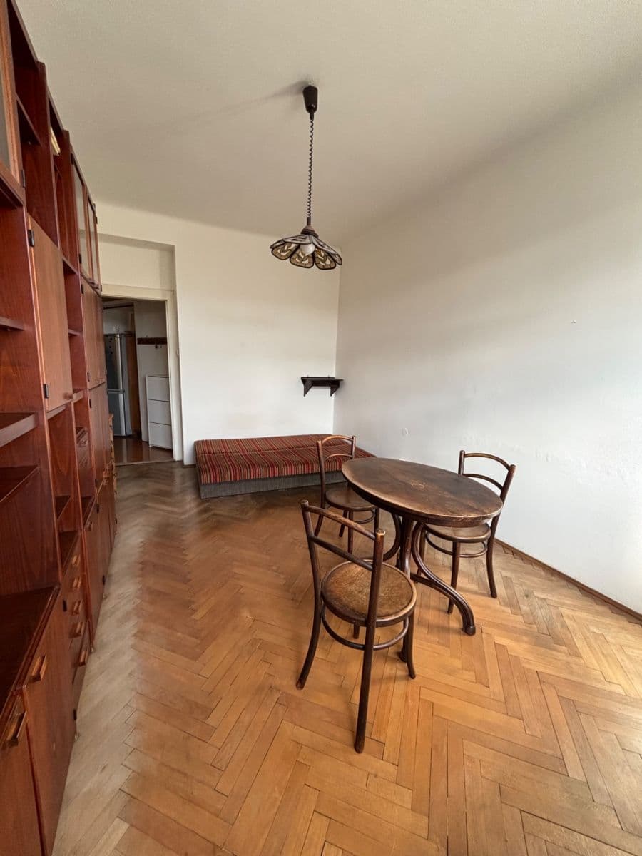 Pronájem bytu 1+1 40 m², Pod Lázní, Praha, Praha Pronájem bytu 1+1 40 m², Pod Lázní, Praha, Praha