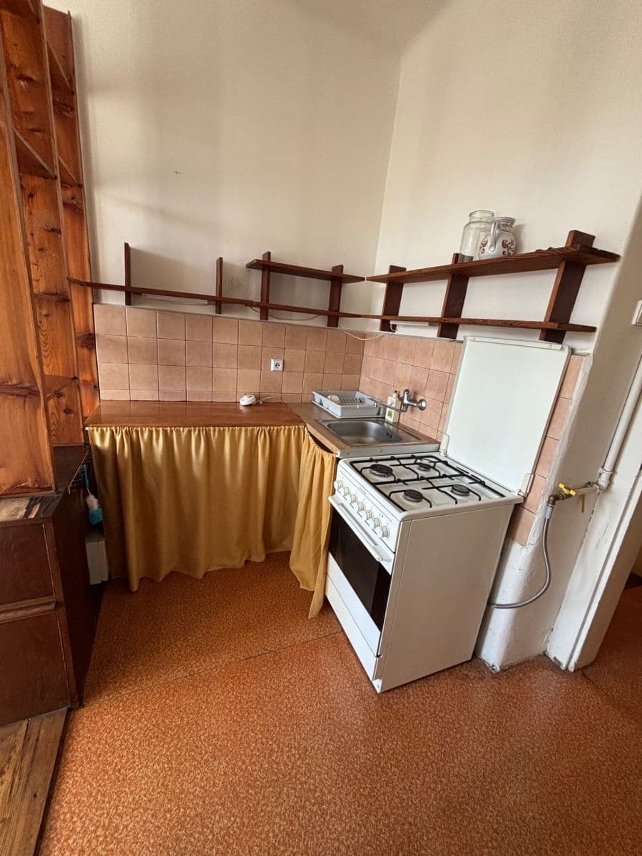 Pronájem bytu 1+1 40 m², Pod Lázní, Praha, Praha Pronájem bytu 1+1 40 m², Pod Lázní, Praha, Praha