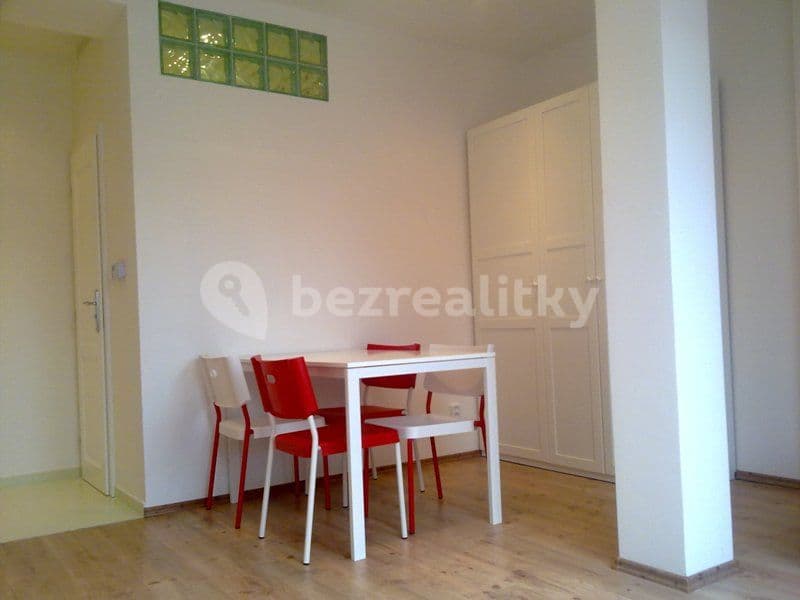 Pronájem bytu 1+kk 30 m², Tolstého, Praha, Praha Pronájem bytu 1+kk 30 m², Tolstého, Praha, Praha