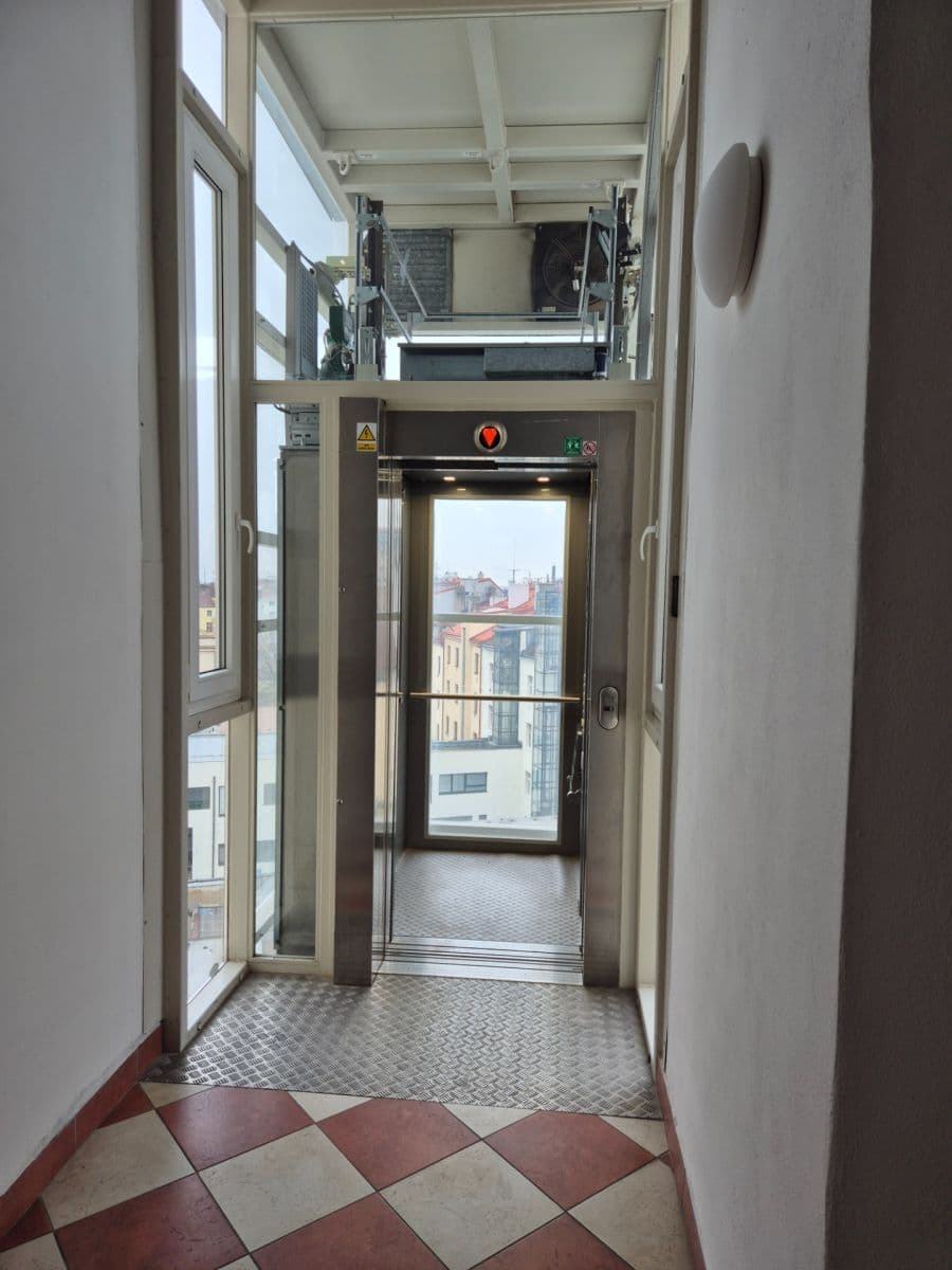 Pronájem bytu 1+kk 30 m², Tolstého, Praha, Praha Pronájem bytu 1+kk 30 m², Tolstého, Praha, Praha