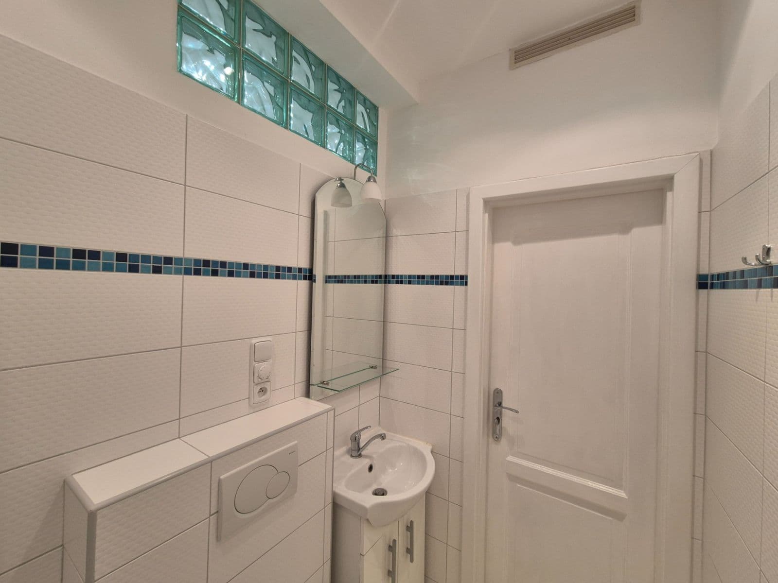 Pronájem bytu 1+kk 30 m², Tolstého, Praha, Praha Pronájem bytu 1+kk 30 m², Tolstého, Praha, Praha