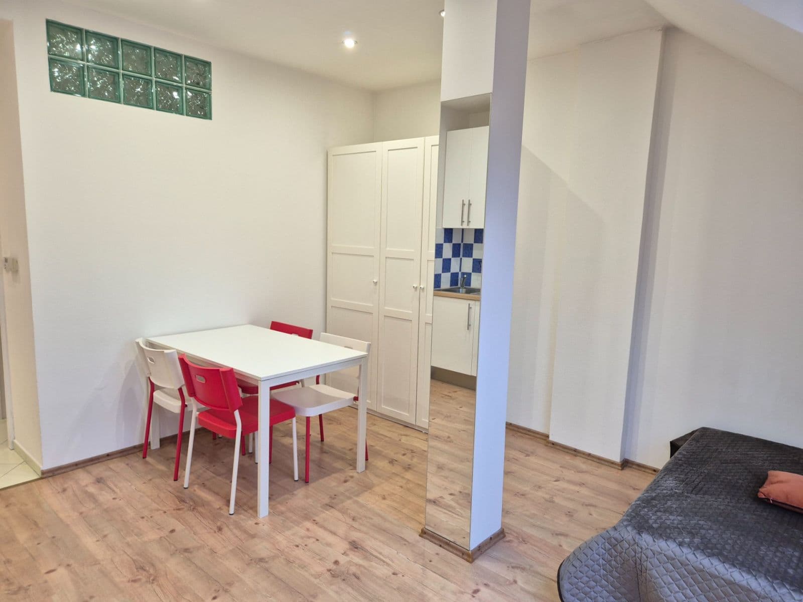 Pronájem bytu 1+kk 30 m², Tolstého, Praha, Praha Pronájem bytu 1+kk 30 m², Tolstého, Praha, Praha