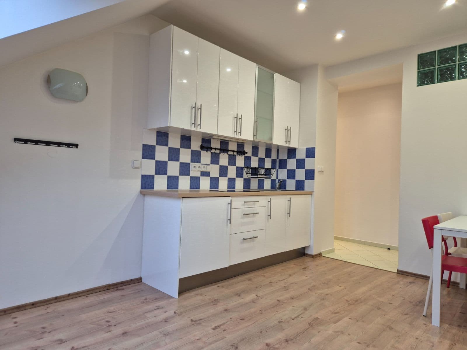 Pronájem bytu 1+kk 30 m², Tolstého, Praha, Praha Pronájem bytu 1+kk 30 m², Tolstého, Praha, Praha