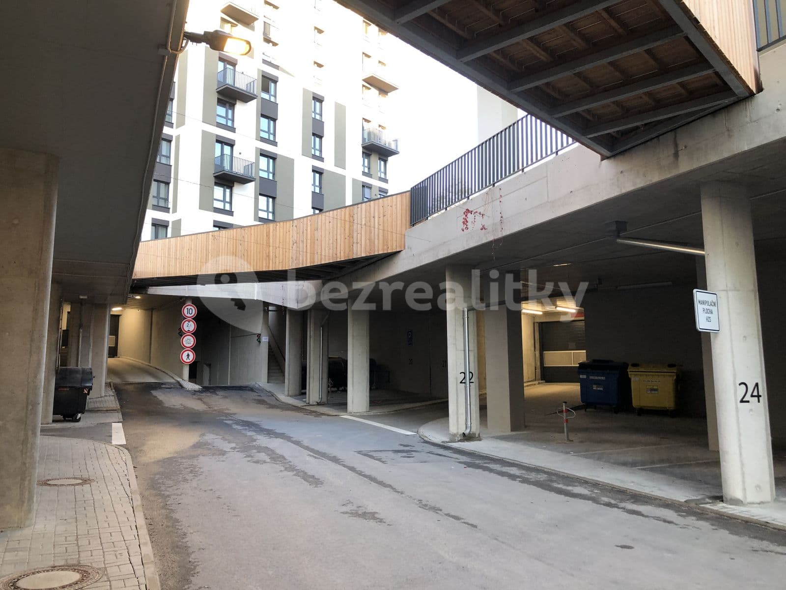 Pronájem garáže 18 m², Olgy Havlové, Praha, Praha Pronájem garáže 18 m², Olgy Havlové, Praha, Praha