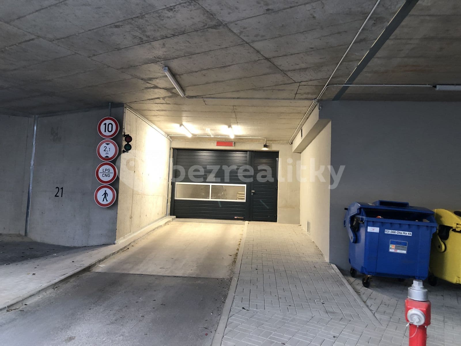 Pronájem garáže 18 m², Olgy Havlové, Praha, Praha Pronájem garáže 18 m², Olgy Havlové, Praha, Praha