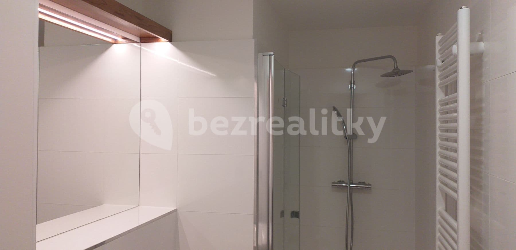 Pronájem bytu 1+kk 30 m², Perucká, Praha, Praha Pronájem bytu 1+kk 30 m², Perucká, Praha, Praha