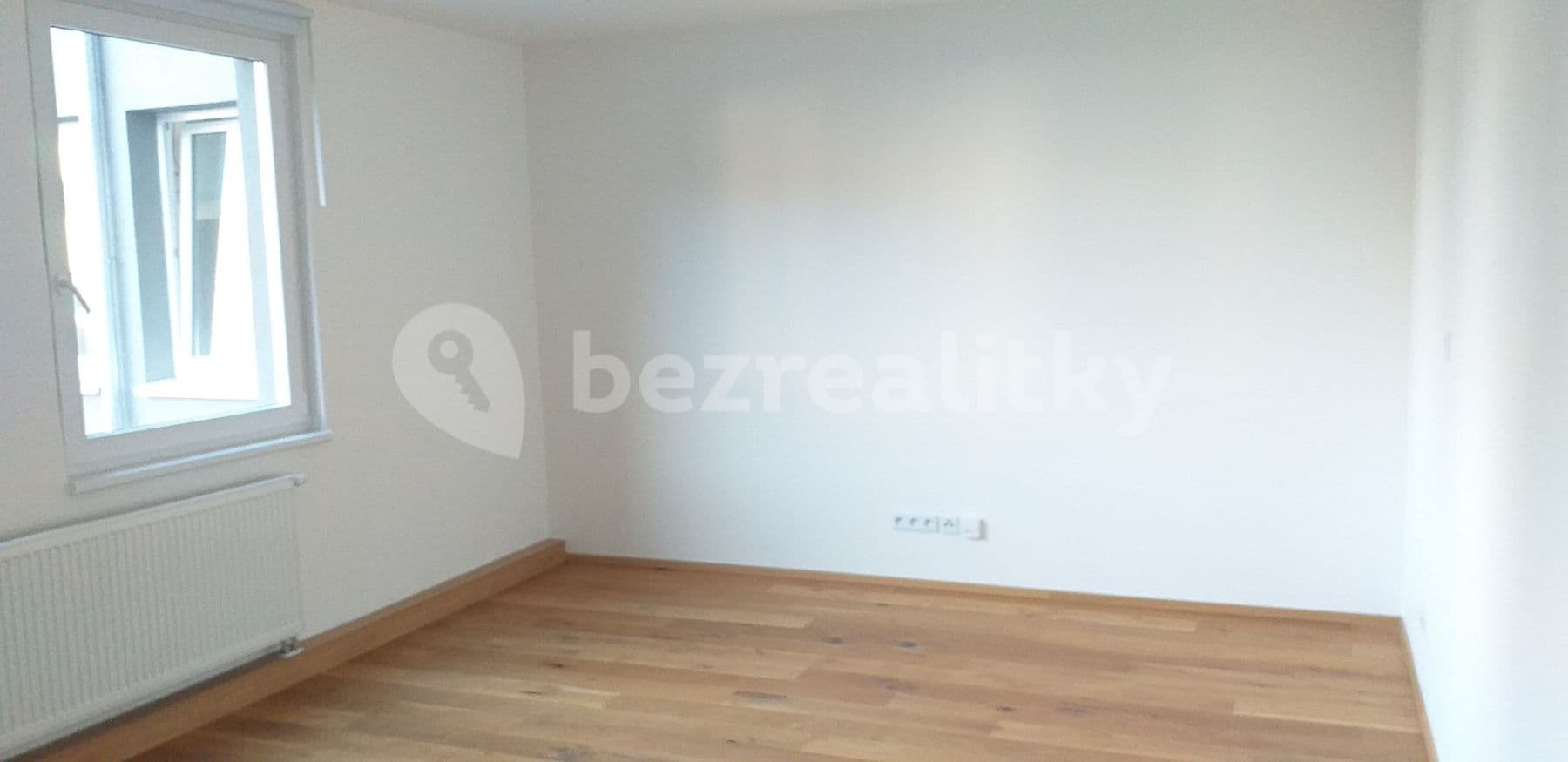 Pronájem bytu 1+kk 30 m², Perucká, Praha, Praha Pronájem bytu 1+kk 30 m², Perucká, Praha, Praha