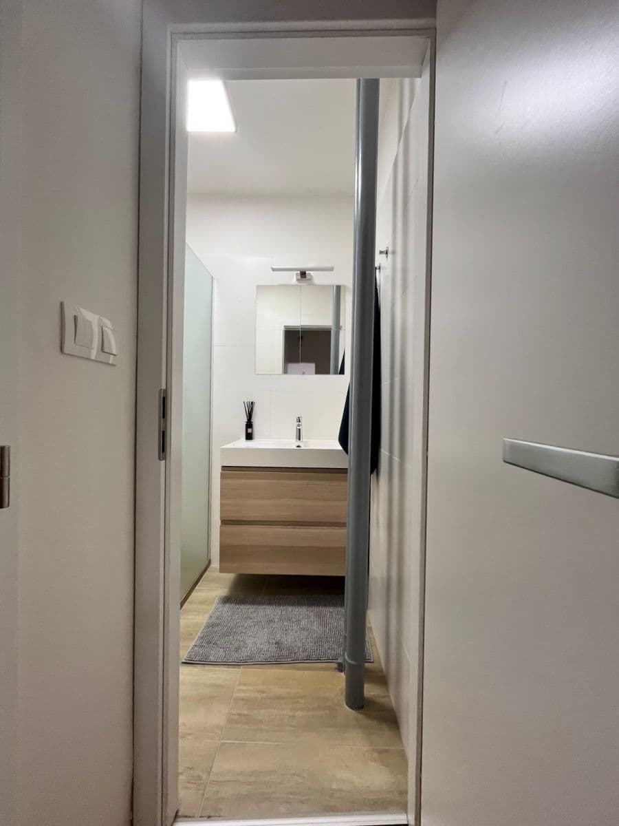 Pronájem bytu 2+1 43 m², Solivarská, Ružinov, Bratislavský kraj Pronájem bytu 2+1 43 m², Solivarská, Ružinov, Bratislavský kraj