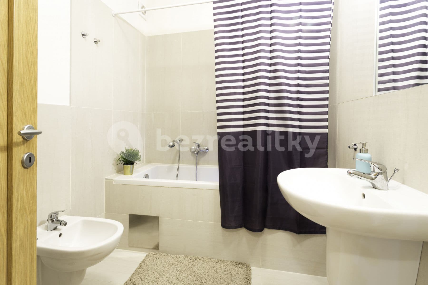 Pronájem bytu 2+kk 55 m², Rumunská, Praha, Praha Pronájem bytu 2+kk 55 m², Rumunská, Praha, Praha