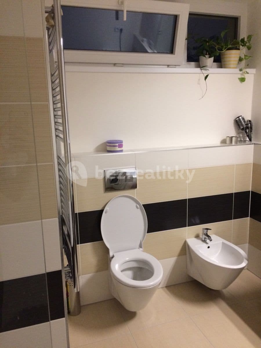 Pronájem bytu 2+kk 73 m², U Roháčových kasáren, Praha, Praha Pronájem bytu 2+kk 73 m², U Roháčových kasáren, Praha, Praha