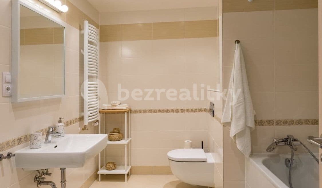 Pronájem bytu 1+kk 35 m², Olšanská, Praha, Praha Pronájem bytu 1+kk 35 m², Olšanská, Praha, Praha