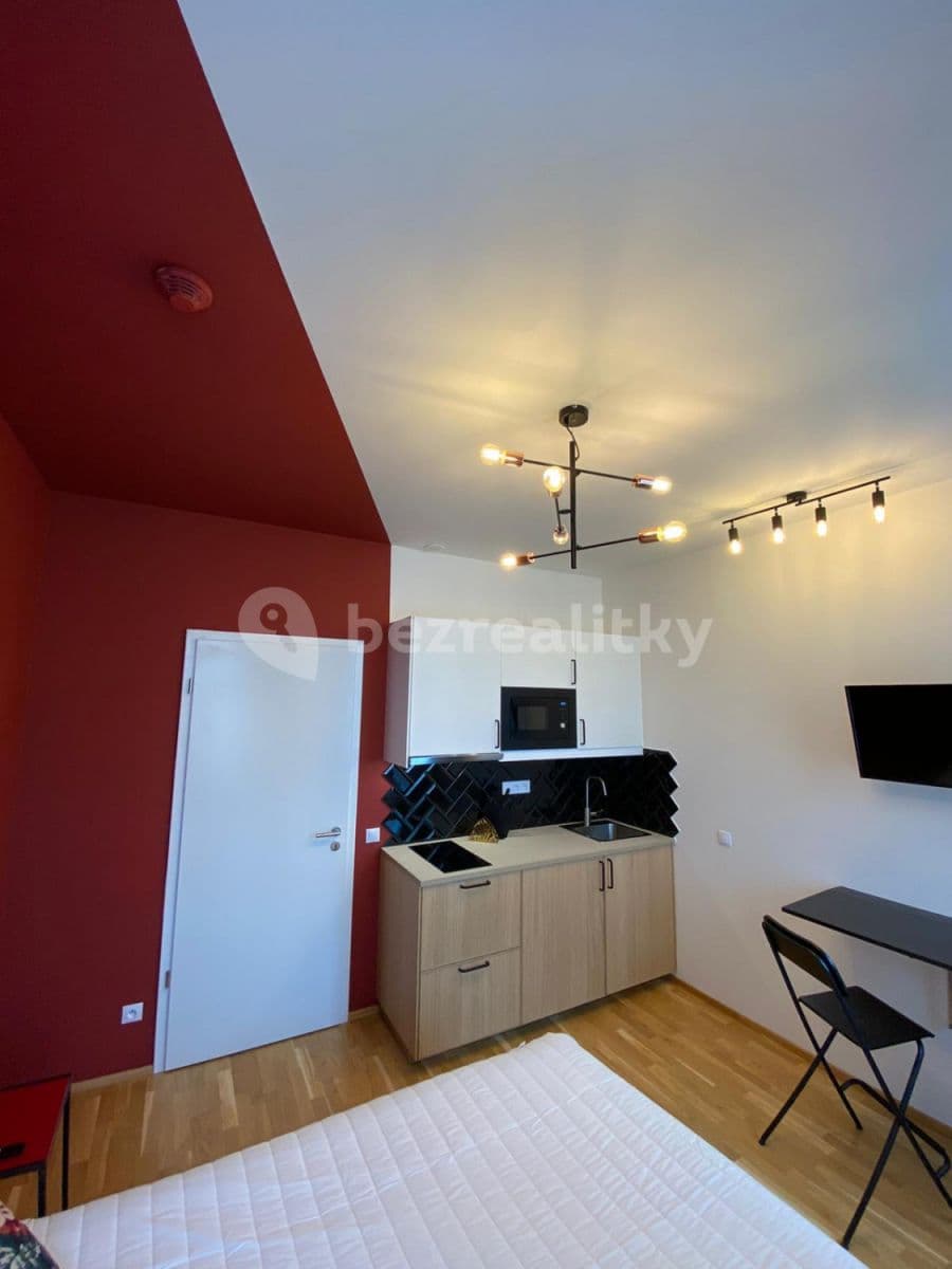 Pronájem bytu 1+kk 24 m², Tyršova, Praha, Praha Pronájem bytu 1+kk 24 m², Tyršova, Praha, Praha