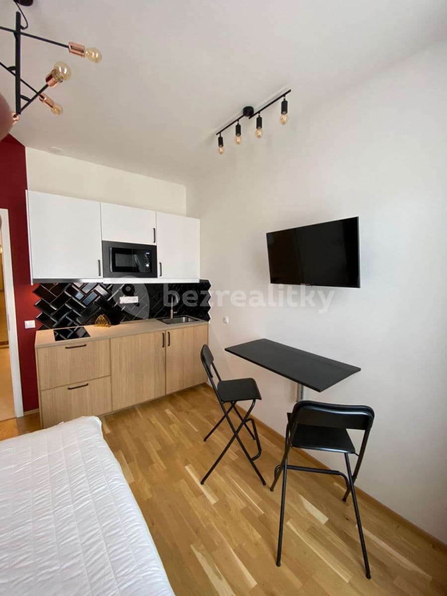 Pronájem bytu 1+kk 24 m², Tyršova, Praha, Praha Pronájem bytu 1+kk 24 m², Tyršova, Praha, Praha