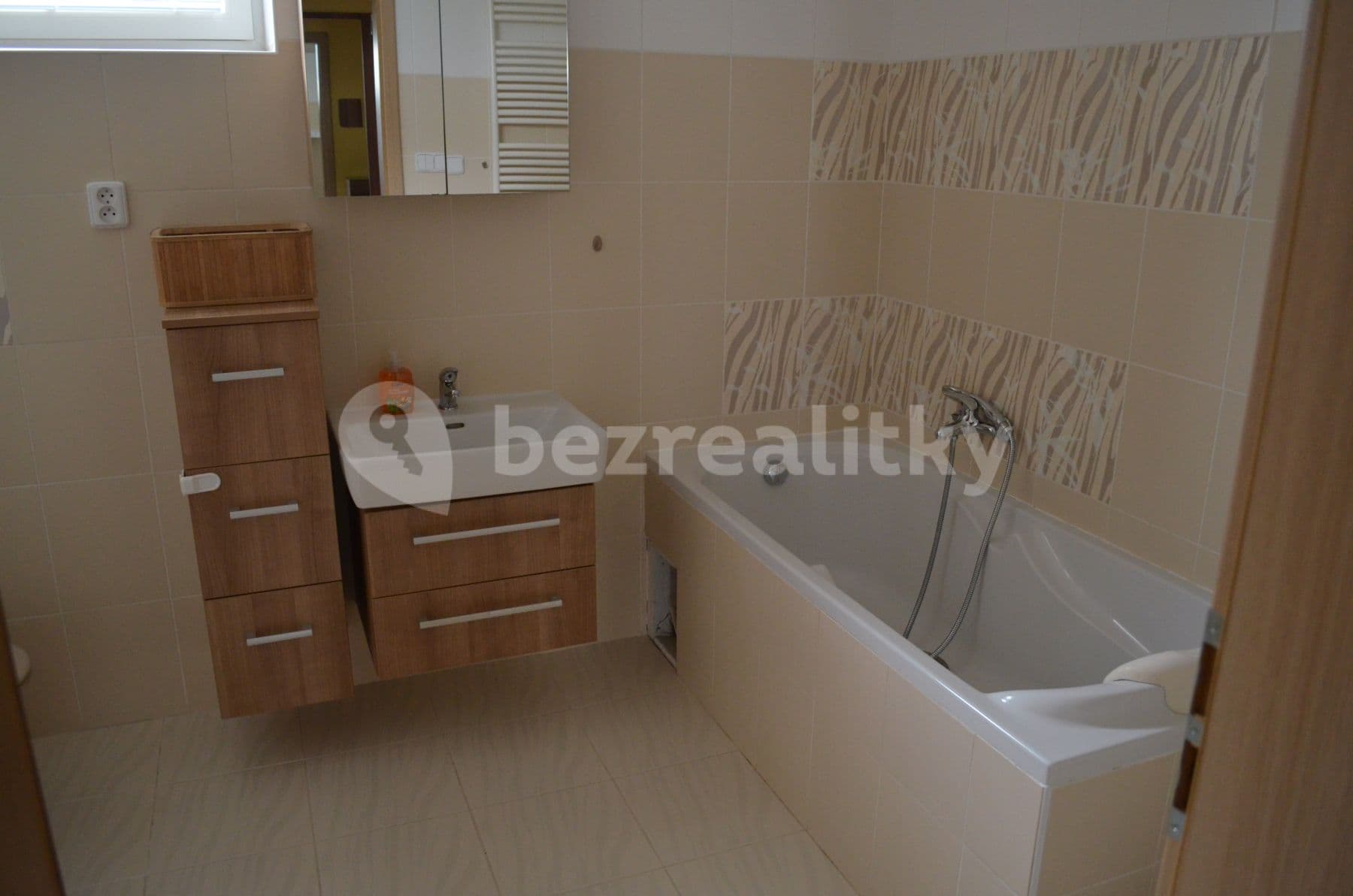 Pronájem bytu 2+kk 63 m², Sloupecká, Měchenice, Středočeský kraj Pronájem bytu 2+kk 63 m², Sloupecká, Měchenice, Středočeský kraj