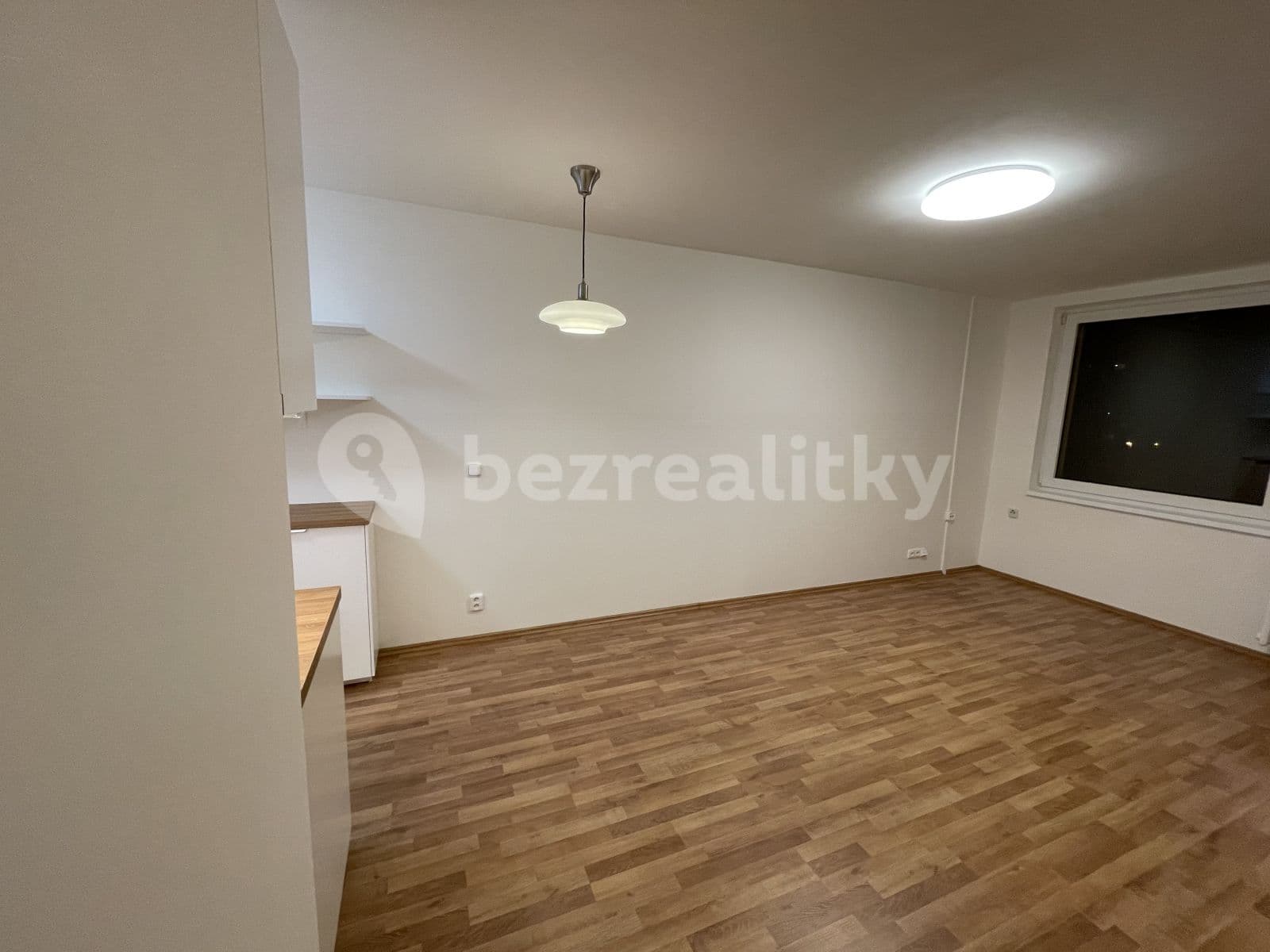 Pronájem bytu 2+kk 45 m², Trávníčkova, Praha, Praha Pronájem bytu 2+kk 45 m², Trávníčkova, Praha, Praha