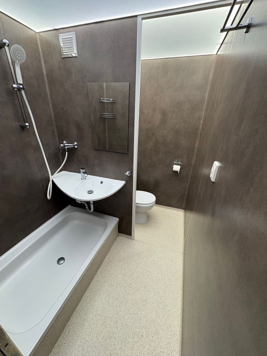 Pronájem bytu 1+1 35 m², Pod Parkem, Ústí nad Labem, Ústecký kraj Pronájem bytu 1+1 35 m², Pod Parkem, Ústí nad Labem, Ústecký kraj