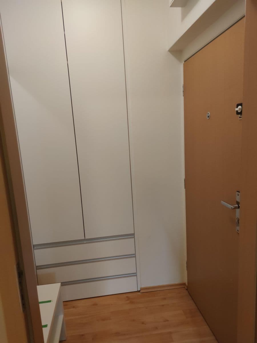 Pronájem bytu 1+kk 38 m², Na Tabulovém vrchu, Olomouc, Olomoucký kraj Pronájem bytu 1+kk 38 m², Na Tabulovém vrchu, Olomouc, Olomoucký kraj