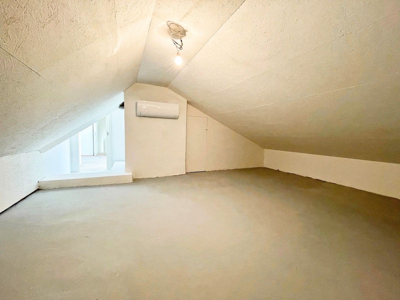 Pronájem bytu 3+kk 602 m², K Novému dvoru, Praha, Praha Pronájem bytu 3+kk 602 m², K Novému dvoru, Praha, Praha