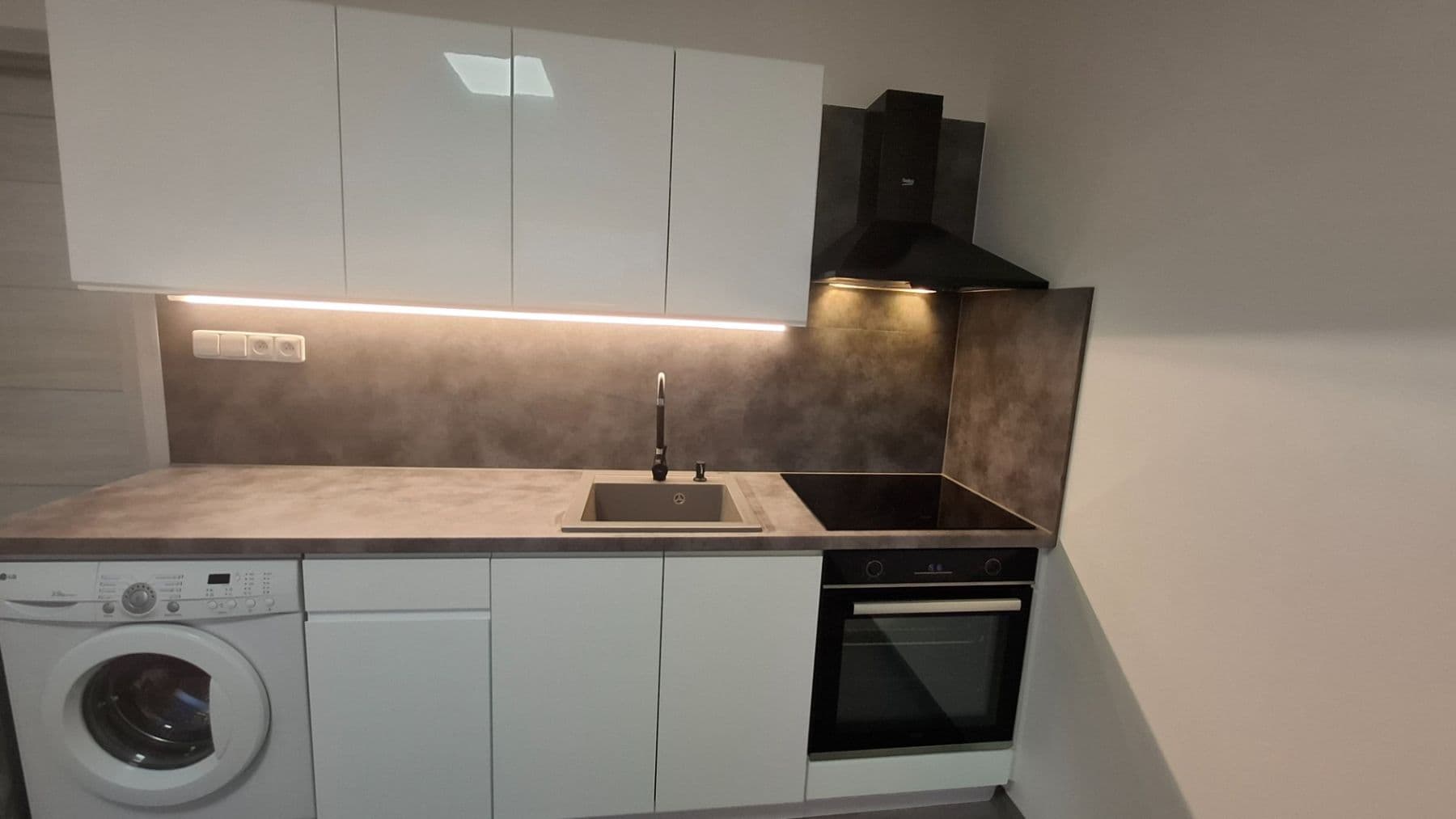 Pronájem bytu 2+kk 40 m², Brandtova, Ústí nad Labem, Ústecký kraj Pronájem bytu 2+kk 40 m², Brandtova, Ústí nad Labem, Ústecký kraj