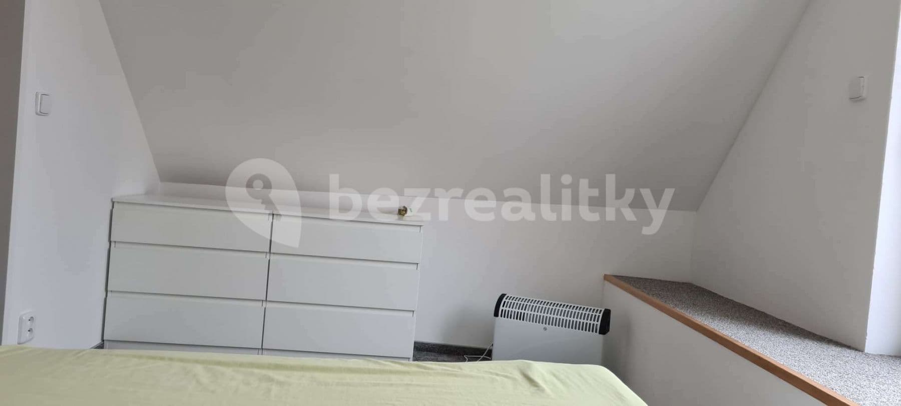 Pronájem domu 69 m², pozemek 1 m², Zahradní, Kostelec nad Černými lesy, Středočeský kraj Pronájem domu 69 m², pozemek 1 m², Zahradní, Kostelec nad Černými lesy, Středočeský kraj