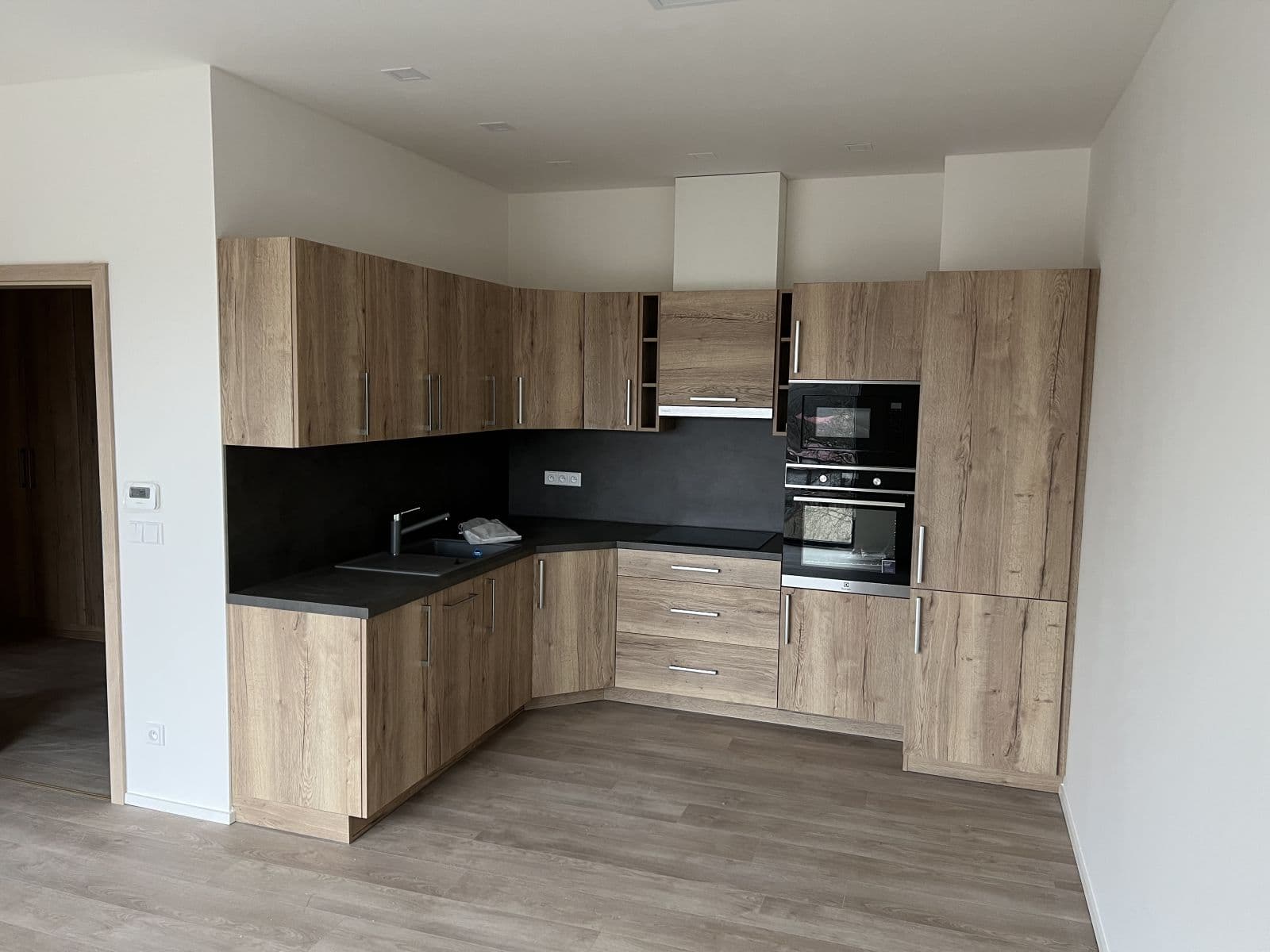 Pronájem bytu 2+kk 47 m², Tismice, Středočeský kraj Pronájem bytu 2+kk 47 m², Tismice, Středočeský kraj