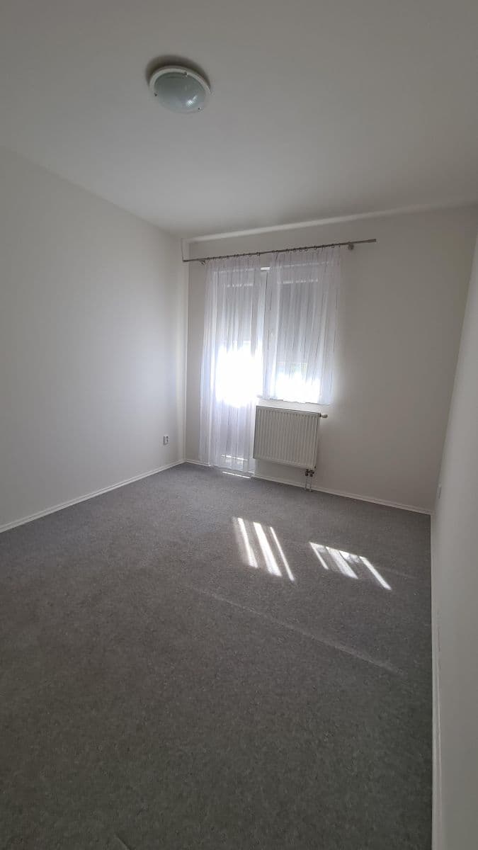 Pronájem bytu 3+kk 72 m², Na Výšině, Vrchlabí, Královéhradecký kraj Pronájem bytu 3+kk 72 m², Na Výšině, Vrchlabí, Královéhradecký kraj