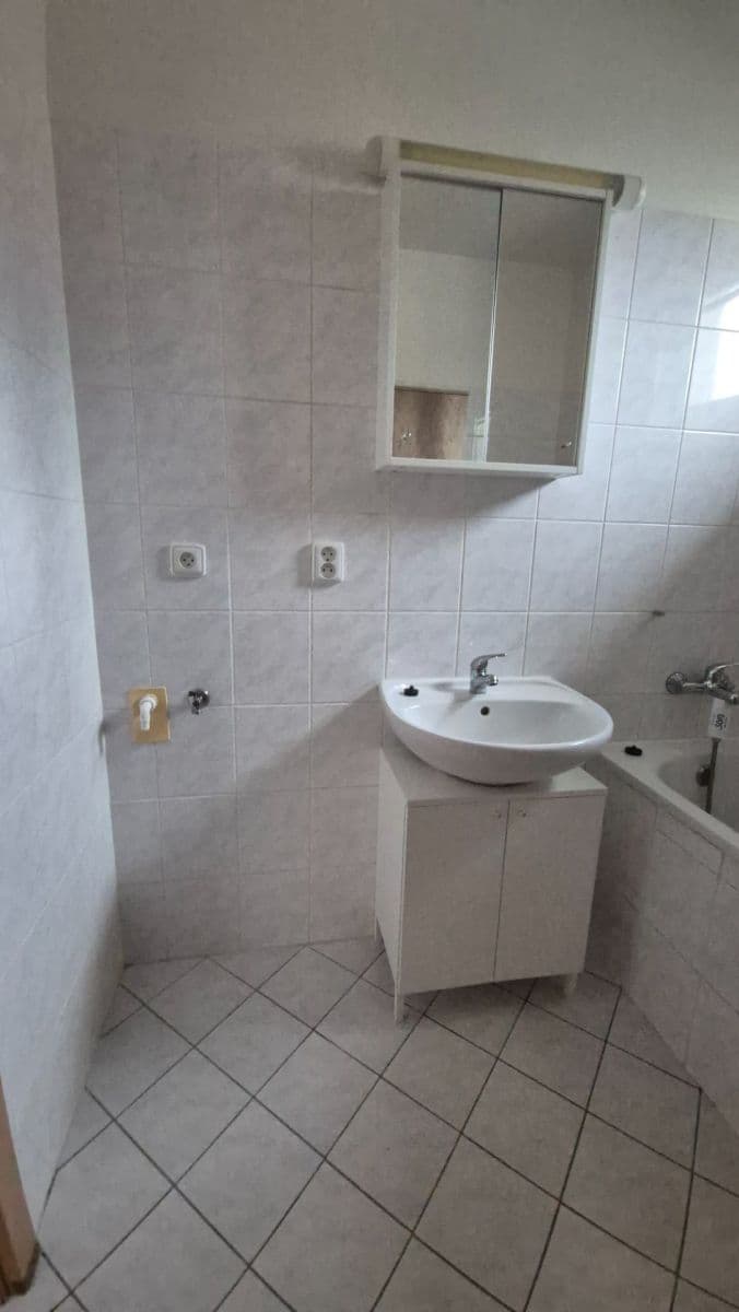 Pronájem bytu 3+kk 72 m², Na Výšině, Vrchlabí, Královéhradecký kraj Pronájem bytu 3+kk 72 m², Na Výšině, Vrchlabí, Královéhradecký kraj