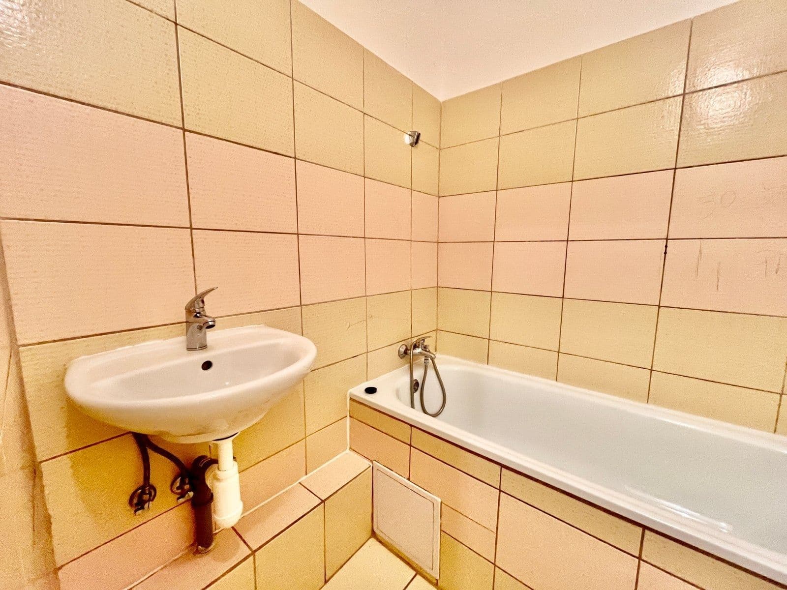 Pronájem bytu 2+kk 40 m², Nad stadionem, Frýdek-Místek, Moravskoslezský kraj Pronájem bytu 2+kk 40 m², Nad stadionem, Frýdek-Místek, Moravskoslezský kraj