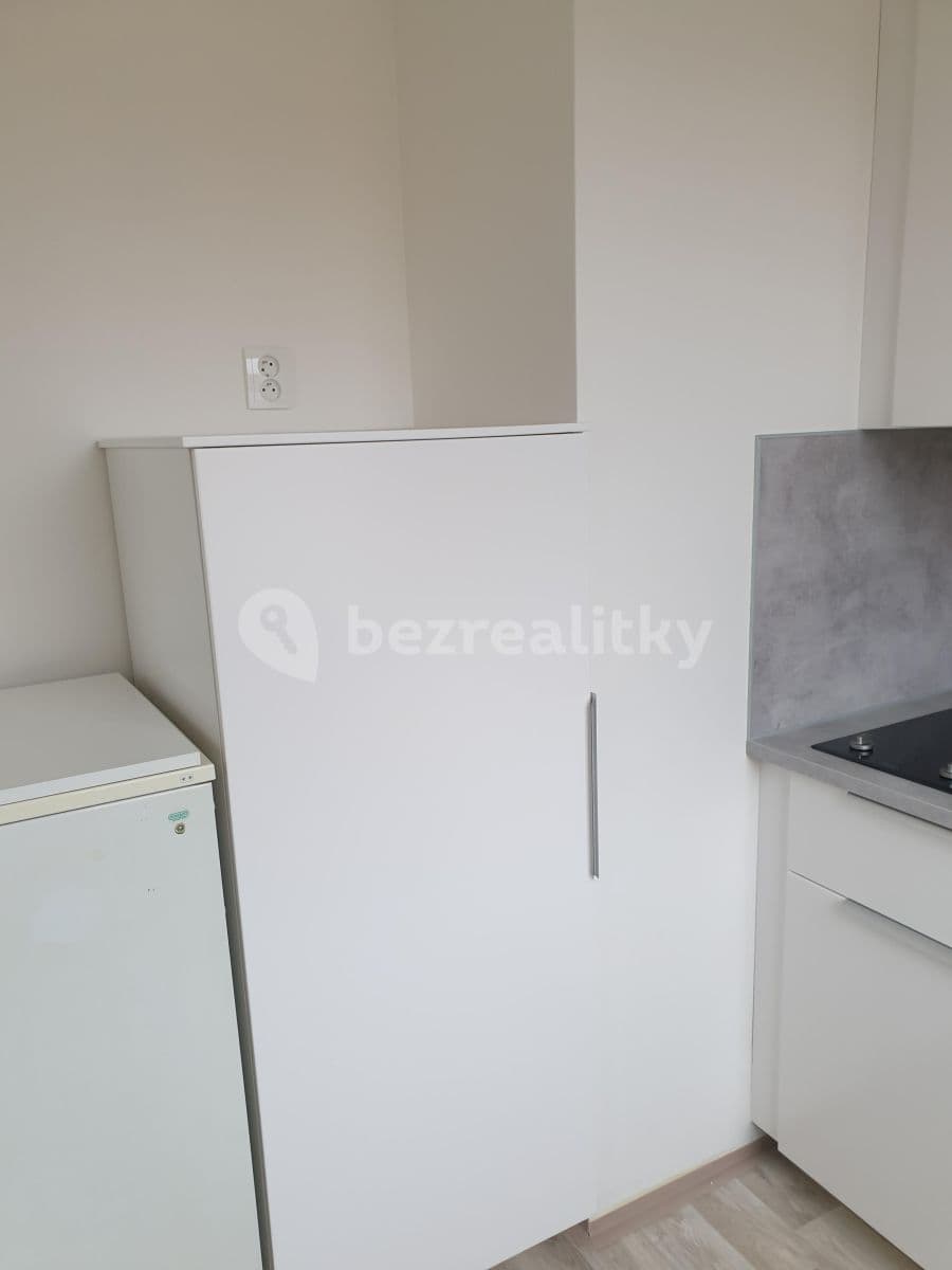 Pronájem bytu 1+kk 30 m², Brodského, Praha, Praha Pronájem bytu 1+kk 30 m², Brodského, Praha, Praha