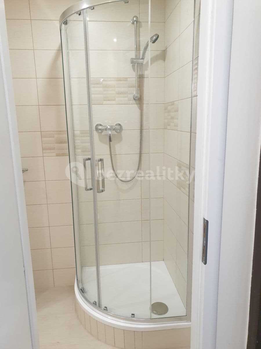 Pronájem bytu 1+kk 30 m², Brodského, Praha, Praha Pronájem bytu 1+kk 30 m², Brodského, Praha, Praha