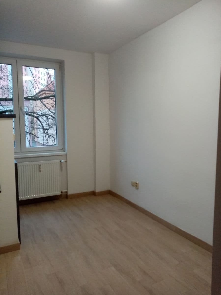 Pronájem bytu 1+1 33 m², Studentská, Mělník, Středočeský kraj Pronájem bytu 1+1 33 m², Studentská, Mělník, Středočeský kraj