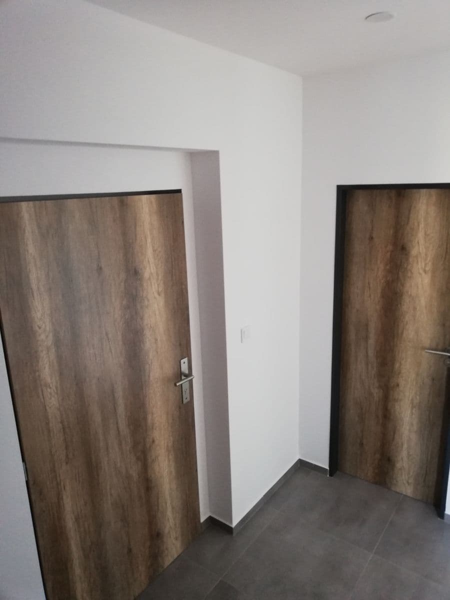 Pronájem bytu 1+kk 32 m², Nerudova, Hradec Králové, Královéhradecký kraj Pronájem bytu 1+kk 32 m², Nerudova, Hradec Králové, Královéhradecký kraj